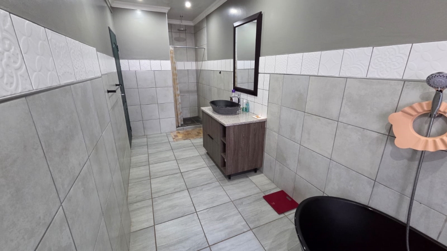 6 Bedroom Property for Sale in Sasolburg Ext 23 Free State